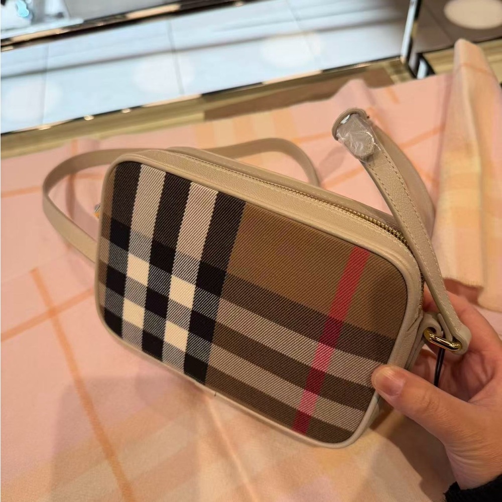 Burberry Women's Checkered Crossbody Bag limestone - Picture 7 of 8